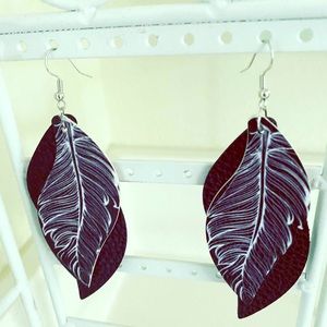 New Oreo colored Feather Shaped Earrings